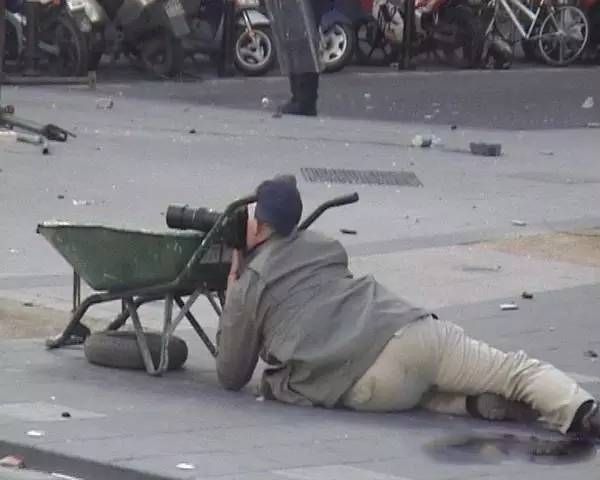 割明星韭菜、靠明星吃飯，代拍、狗仔，那些你不知道的隱形產業鏈