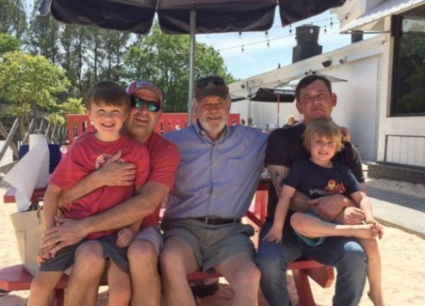 一個家族連續137年都生男孩,唯一女寶成為團寵,慶祝方式很雷人 一個家族連續137年都生男孩,唯一女寶成為團寵,慶祝方式很雷人