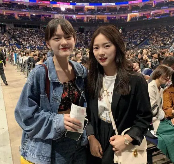 明星和素人、網紅的合照,誰贏了? 明星和素人、網紅的合照,誰贏了?