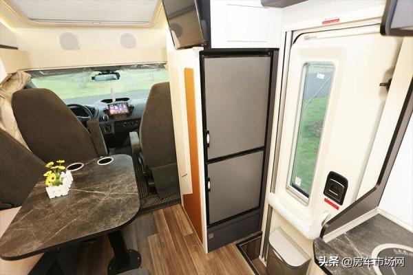 福特汽油底盤T型小房車!自動擋5-6座,停車方便適合夫妻帶娃出遊 福特汽油底盤T型小房車!自動擋5-6座,停車方便適合夫妻帶娃出遊