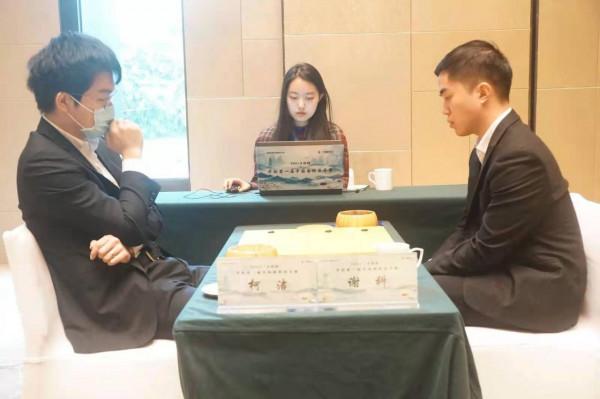 10.9圍棋賽事:國手戰16強柯潔勝謝科晉級,日本新人王戰上野扳平 10.9圍棋賽事:國手戰16強柯潔勝謝科晉級,日本新人王戰上野扳平