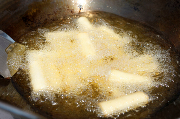 喝不完的牛奶別浪費,換個新做法,外酥裡嫩又香又甜,孩子搶著吃 喝不完的牛奶別浪費,換個新做法,外酥裡嫩又香又甜,孩子搶著吃