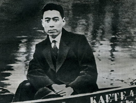 國共合作徹底破裂,周恩來在宋慶齡寓所遇搜捕,當晚擬定南昌起義 國共合作徹底破裂,周恩來在宋慶齡寓所遇搜捕,當晚擬定南昌起義