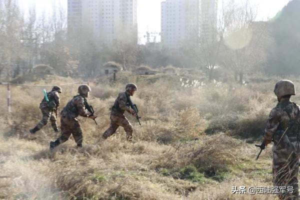 集訓考評，來的都是“武教頭”！
