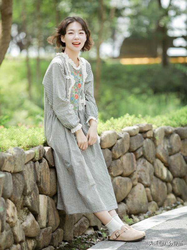 小個子女生秋天怎麼穿？看看這些顯高顯瘦的小技巧，實用又日常