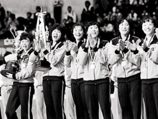 2013年女排將軍陳招娣逝世：郎平、孫晉芳、鄭海霞前來悼念