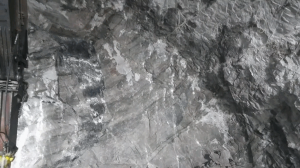 冷知識，天外飛來的隕石還有地底的石頭是怎麼爆炸的？