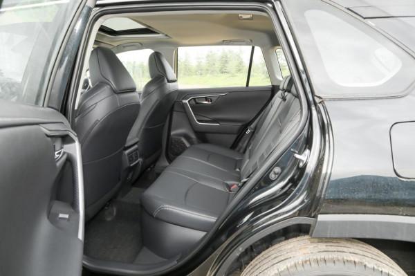 威蘭達:指導價22.88萬,後備廂容積580L,空間討喜 威蘭達:指導價22.88萬,後備廂容積580L,空間討喜