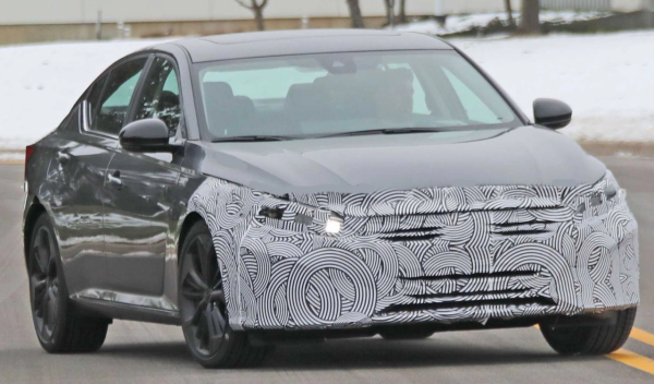 日產小改款Altima路試車曝光，最快明年登場