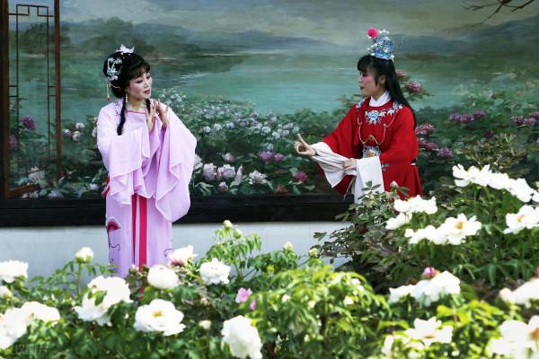 紅樓夢：李紈曾向賈政撒嬌賣嗔，因為太含蓄，居然沒人看出來