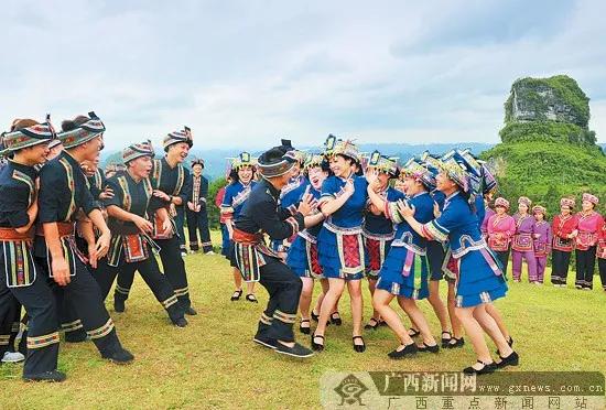 五音不全的咋辦咯!仫佬族婚嫁習俗(少數民族版) 五音不全的咋辦咯!仫佬族婚嫁習俗(少數民族版)