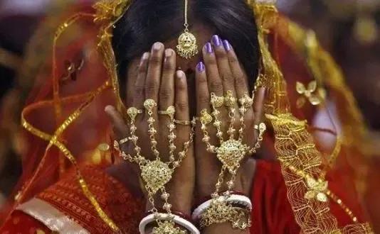 2012年印度土豪花1.27億盧比定製1件黃金襯衫，後來怎麼樣了？