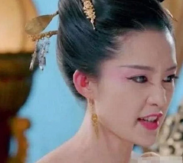 同樣是表達憤怒楊穎眼睛瞪最大,劉詩詩靠妝容,周迅的眼神絕了 同樣是表達憤怒楊穎眼睛瞪最大,劉詩詩靠妝容,周迅的眼神絕了