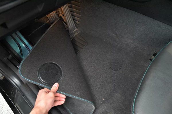 純正寶馬駕控,短小車身,前置後驅,4.2秒破百——二手 寶馬M2 純正寶馬駕控,短小車身,前置後驅,4.2秒破百——二手 寶馬M2