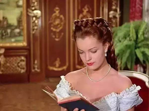 珍珠項鍊的穿搭秘籍 珍珠項鍊的穿搭秘籍