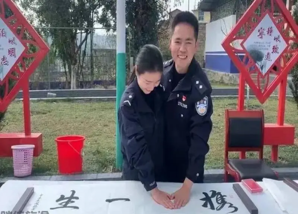 他們之間的浪漫是為愛奔赴千里，是並肩作戰的牽掛