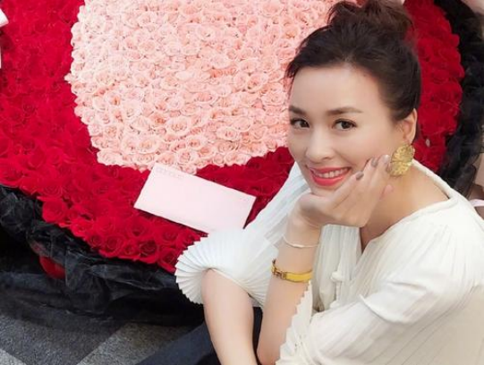 一把椅子價值360萬，出遊坐私人飛機，明星們的奢靡生活超乎想象