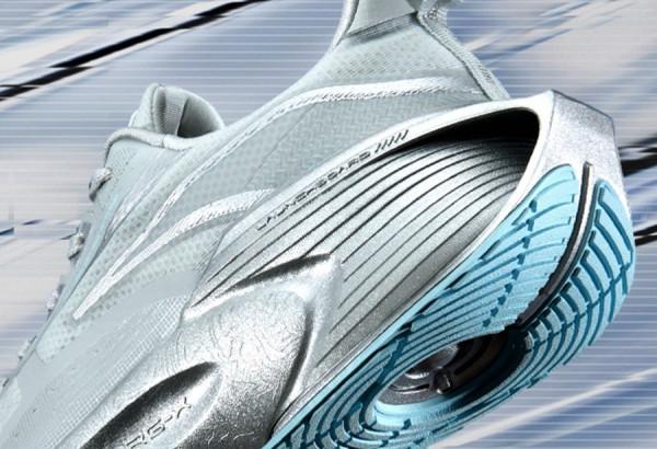 今天只要 ￥299！這雙科幻跑鞋有點帥！網友：國產坦克鞋