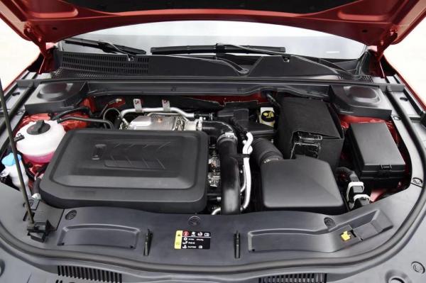 用GT風格打造家轎,全新第三代奔騰B70有哪些看點? 用GT風格打造家轎,全新第三代奔騰B70有哪些看點?