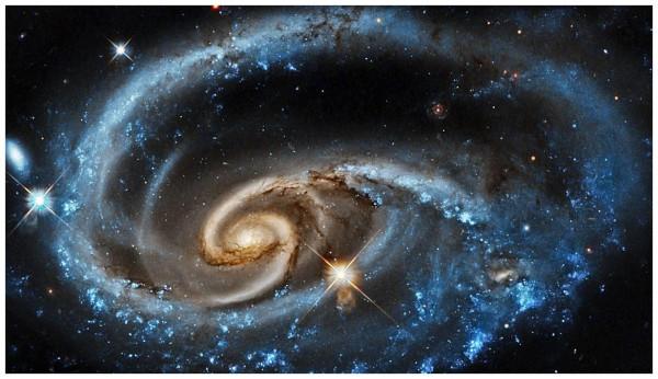 40億年後，銀河系與仙女座的星系碰撞，整個宇宙將為之閃爍