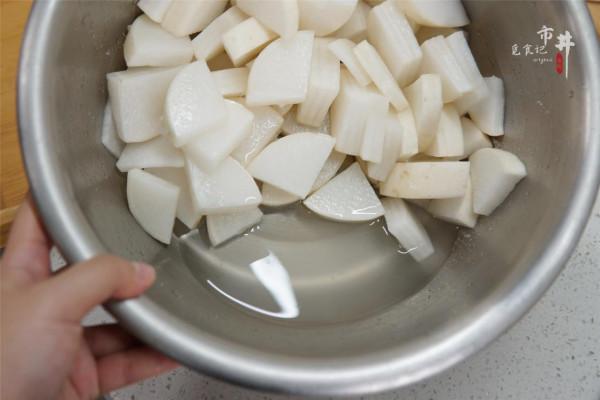 自制速成醃蘿蔔，不曬不等，當天就能吃，蘿蔔入味又爽脆，好吃