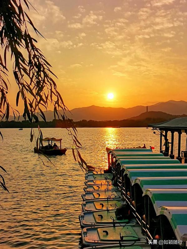 漁舟唱晚~暮色中的頤和園 漁舟唱晚~暮色中的頤和園