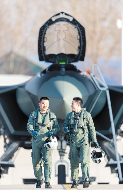 胸懷凌雲壯志 保衛祖國藍天