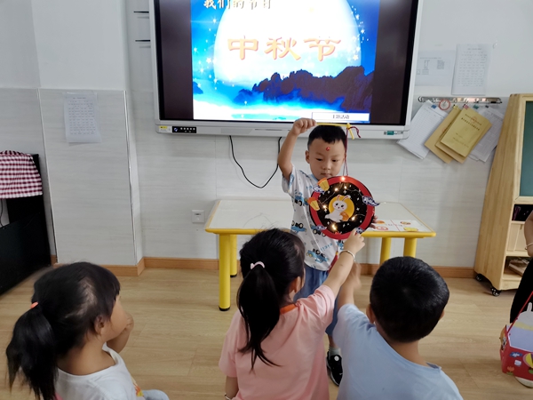肥東經濟開發區中心幼兒園:望月懷遠話中秋 詩情畫意在經幼 肥東經濟開發區中心幼兒園:望月懷遠話中秋 詩情畫意在經幼