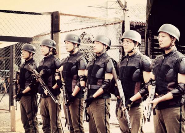 陳道明怒批《怒江之戰》，演員衣著不倫不類，擺拍還是作秀呢？