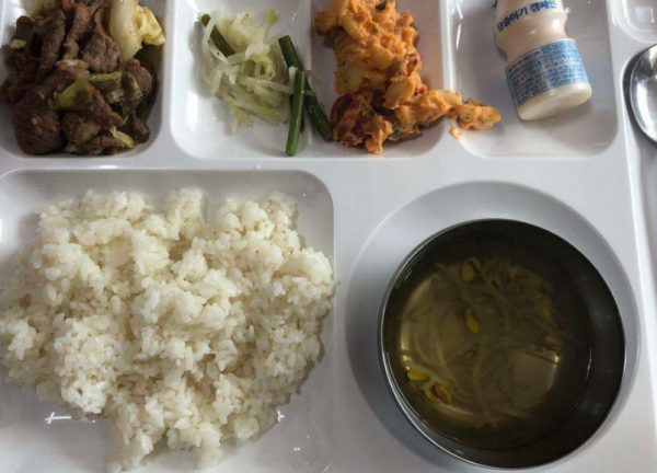 韓國運動員吐槽冬奧會餐飲，稱並不好吃，網友：難道每頓吃鹹菜嗎