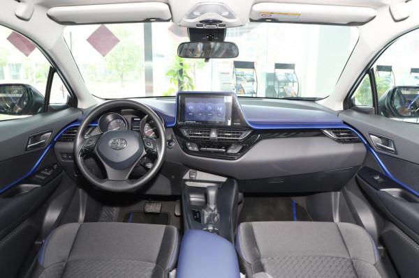 售價15.18萬,帥氣又時髦,配置豐富,實拍豐田C-HR 售價15.18萬,帥氣又時髦,配置豐富,實拍豐田C-HR