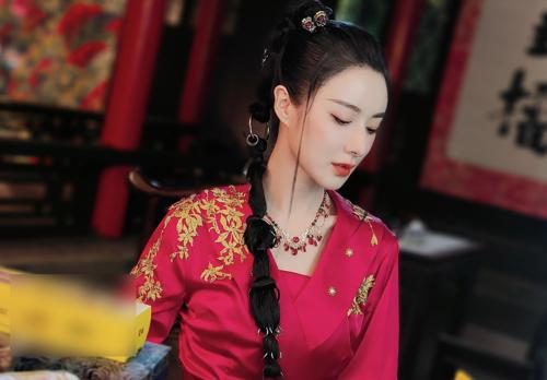 總感覺薇婭穿古裝像一個人，終於找到了