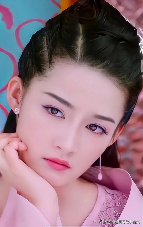 李沁氣質優雅百看不厭