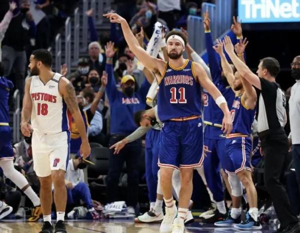 創三新高！湯普森22分鐘，被換上場熱身太搞笑