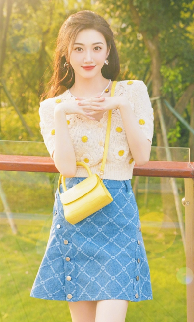 骨架小就能放肆穿?王子文穿泡泡袖像在舉鐵,手臂看著比腿還粗 骨架小就能放肆穿?王子文穿泡泡袖像在舉鐵,手臂看著比腿還粗