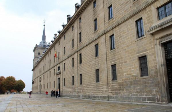 最大的修道院:埃斯科里亞爾修道院(西)·歐洲經典教堂之最(9) 最大的修道院:埃斯科里亞爾修道院(西)·歐洲經典教堂之最(9)