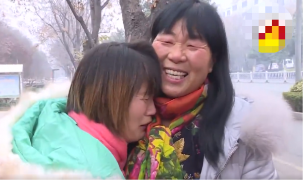 河南黑戶女子逃婚21年，千里回家求原諒，真相到底如何？