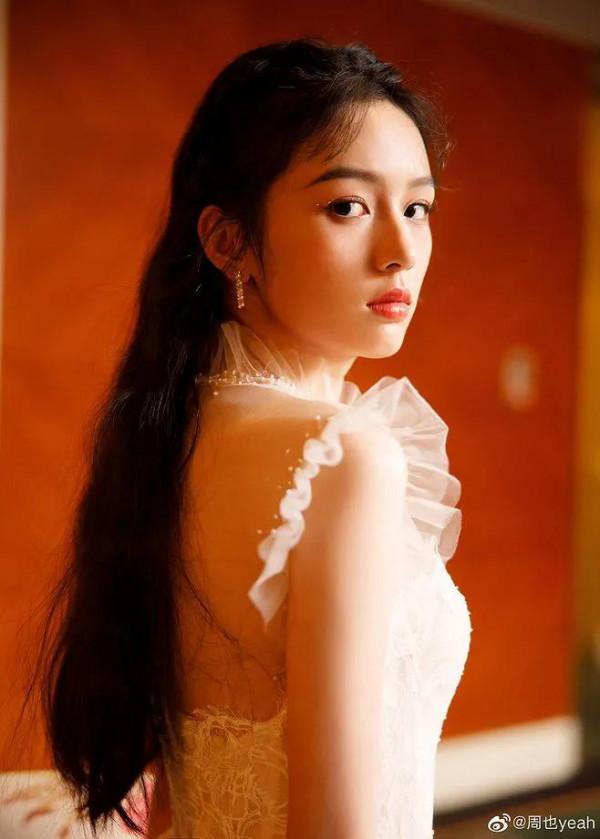 典雅仙女味：周也