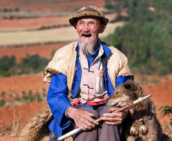 朋友找他借錢後失蹤，多年後朋友女兒找上門，誰知不是來還錢的