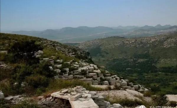 登上臥牛山寨，探秘千年古山寨風采