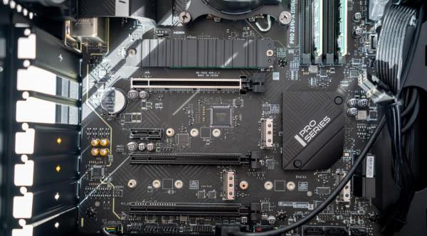 聊一款效能提升明顯的品牌桌上型電腦：雷神911黑武士4&plus;