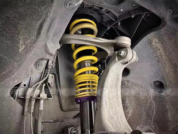 花費17萬改裝寶馬5系 還成立了一個黑武士團隊