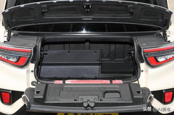 好開好停車,長續航帶快充的三廂代步車,高配三連大屏,實拍LITE 好開好停車,長續航帶快充的三廂代步車,高配三連大屏,實拍LITE