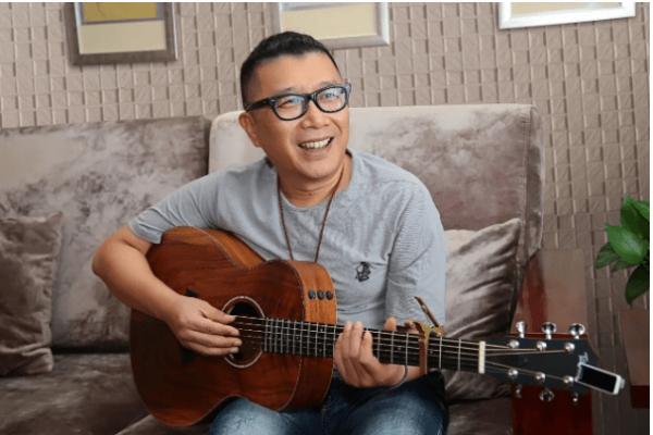 憑“兩隻蝴蝶”爆紅，如今“銷聲匿跡”，龐龍是資本的犧牲品嗎？