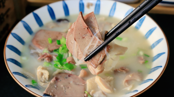 做羊雜湯，記住不要直接下鍋煮，多加1種食材，湯色濃白還沒羶味