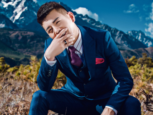 辛巴公司合夥人伽柏現身外站,為舞帝利哥豪刷百萬,拒絕簽約對方 辛巴公司合夥人伽柏現身外站,為舞帝利哥豪刷百萬,拒絕簽約對方