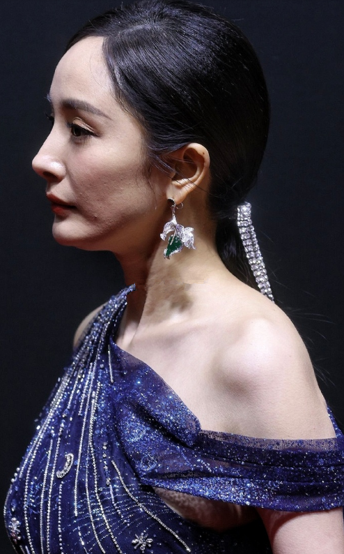 油膩、爆痘、皺紋，14位女星未修生圖曝光，個個顛覆你的想象