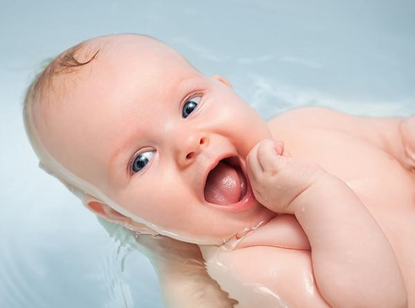 有全棉時代紗布浴巾,寶寶換季洗澡不著涼 有全棉時代紗布浴巾,寶寶換季洗澡不著涼