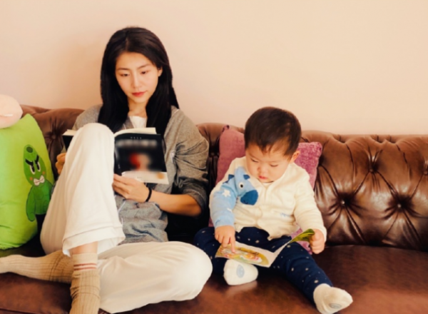 寧桓宇頻繁曬兒子，被質疑與前妻複合，周安琴回應：我們各自安好