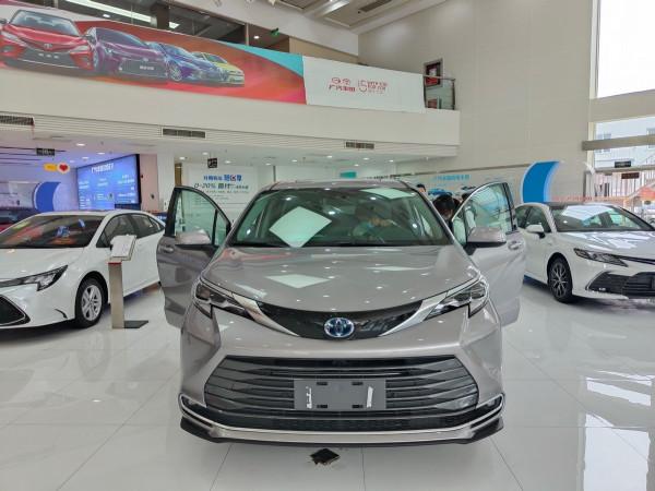 裝配特斯拉、內飾雪佛蘭,展廳比早市人還多!到店實拍豐田賽那 裝配特斯拉、內飾雪佛蘭,展廳比早市人還多!到店實拍豐田賽那